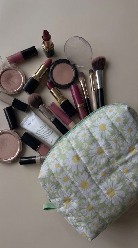 Daisy Medium Makeup Bag