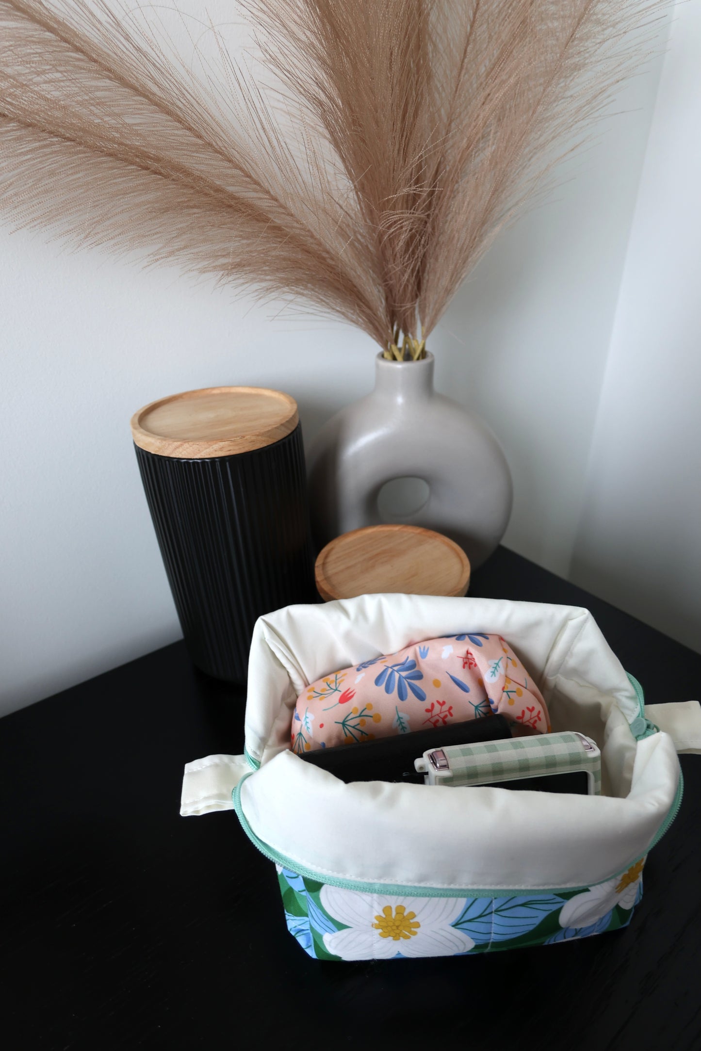 Jasmine Medium Makeup Bag